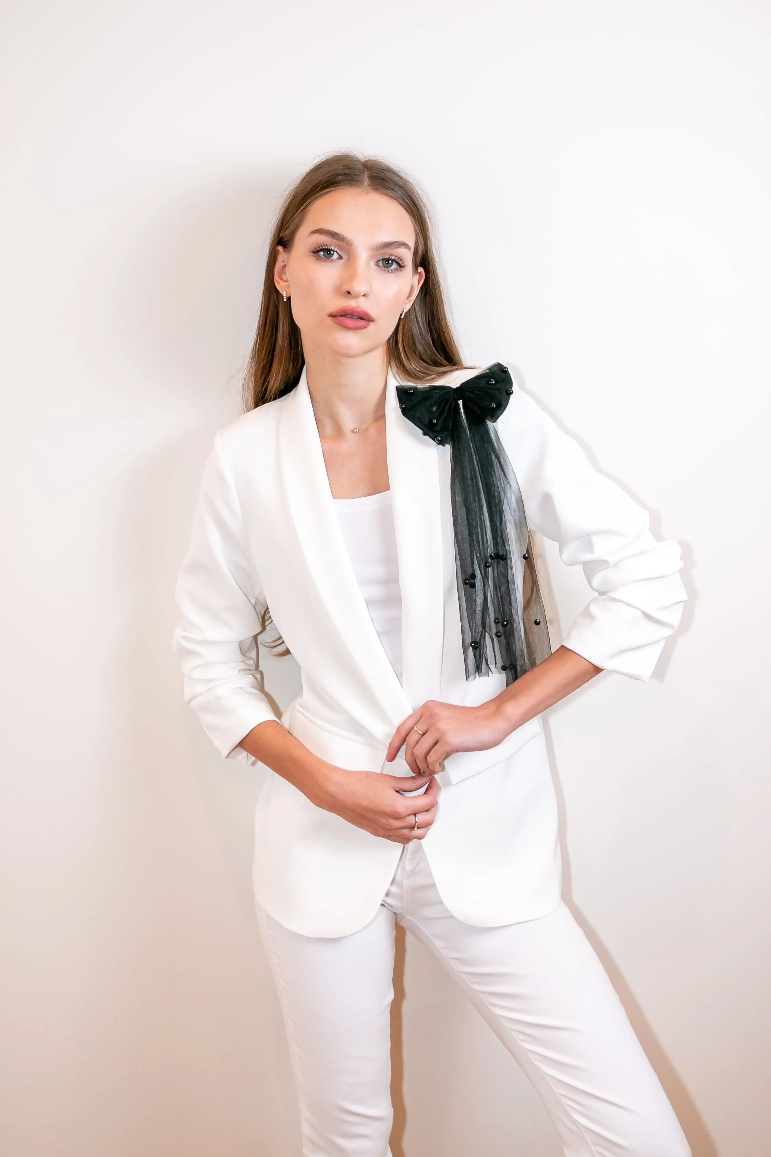 Blazer, Ruched White, Black Long Bow